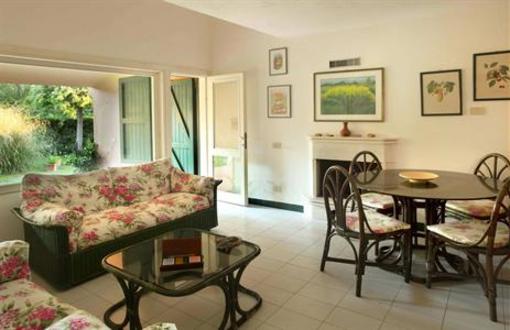 фото отеля Residence Villa Poggiochiaro Montalto di Castro