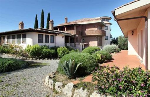 фото отеля Residence Villa Poggiochiaro Montalto di Castro