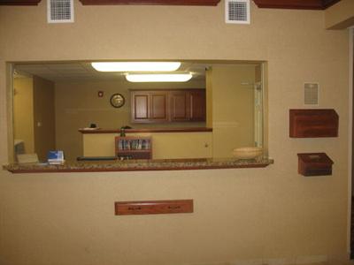 фото отеля Candlewood Suites Waterloo-Cedar Falls