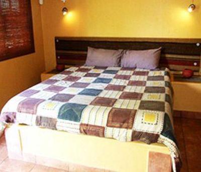 фото отеля Isinkwe Backpackers Bushcamp