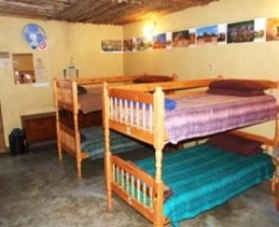 фото отеля Isinkwe Backpackers Bushcamp