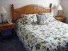 фото отеля Coast Village Inn