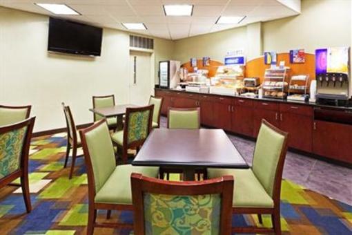 фото отеля Holiday Inn Express Blowing Rock South