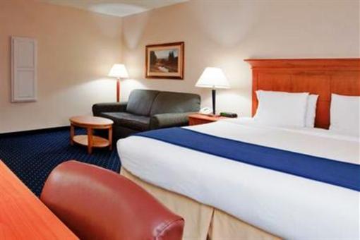 фото отеля Holiday Inn Express Waynesboro - Rt. 340