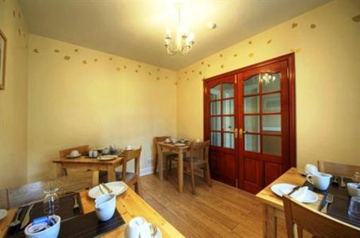 фото отеля Alpha Guest House Edinburgh