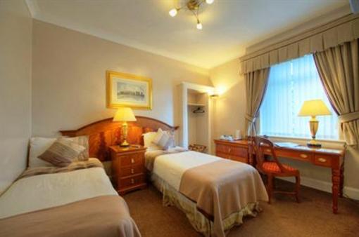 фото отеля Alpha Guest House Edinburgh