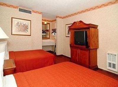 фото отеля Quality Inn Airport Salt Lake City