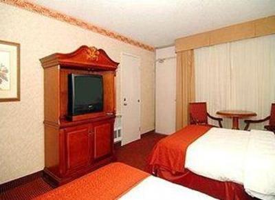 фото отеля Quality Inn Airport Salt Lake City