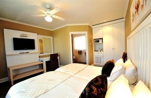 фото отеля Beachwalk Bed and Breakfast