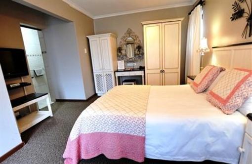 фото отеля Beachwalk Bed and Breakfast