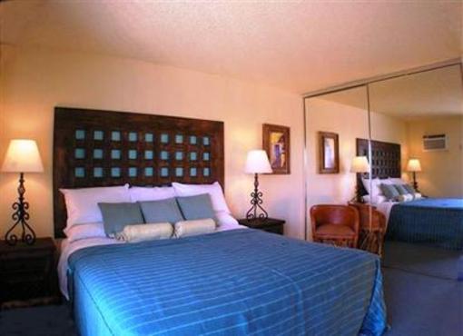 фото отеля Lemon Tree Hotel and Suites