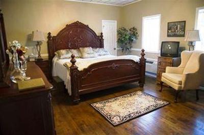 фото отеля Inn At The Olde Silk Mill