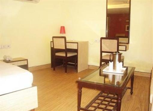 фото отеля Hotel Hanuwant Palace New Delhi