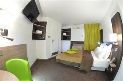 фото отеля Hotel Akena Lyon Saint-Priest