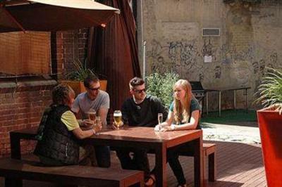 фото отеля Nomads Melbourne Backpackers
