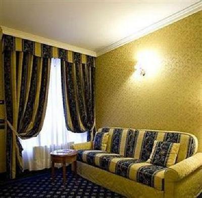 фото отеля Hotel Ovest Piacenza