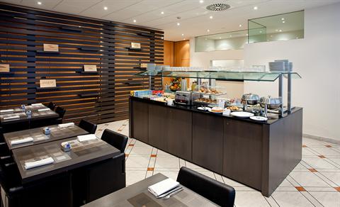 фото отеля Hotel Ovest Piacenza