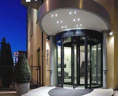 фото отеля Hotel Ovest Piacenza