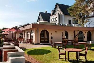 фото отеля Hilton Cobham