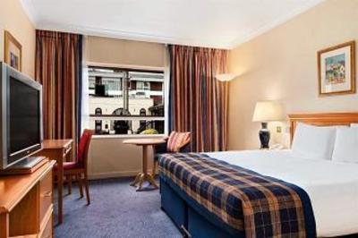 фото отеля Hilton Cobham