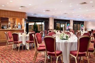 фото отеля Hilton Cobham