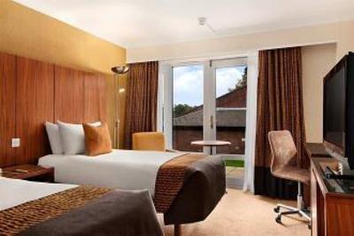 фото отеля Hilton Cobham