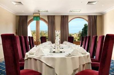 фото отеля Hilton Cobham