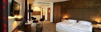 фото отеля Corso Hotel Pecs