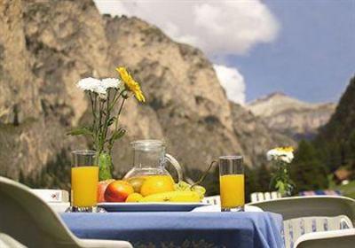 фото отеля Hotel Miravalle Selva Di Val Gardena