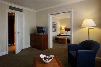 фото отеля Holiday Inn Glasgow Airport