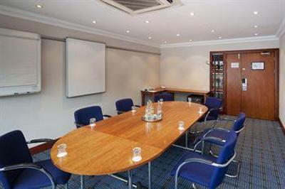 фото отеля Holiday Inn Glasgow Airport