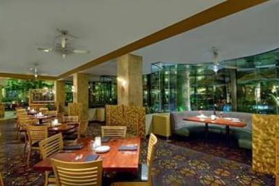 фото отеля Embassy Suites Hotel Phoenix Biltmore