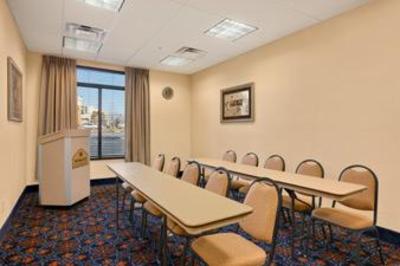 фото отеля Wingate By Wyndham Mount Laurel