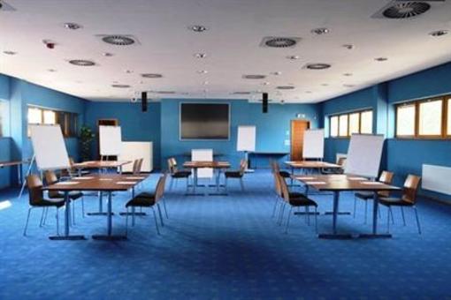 фото отеля Park Holiday Congress & Wellness Hotel Prague