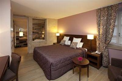 фото отеля Hotel de la Paix Beaune