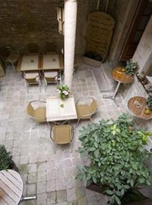 фото отеля Hotel de la Paix Beaune