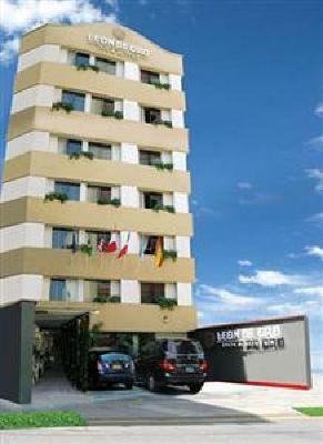 фото отеля Leon de Oro Inn & Suites