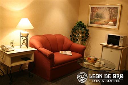 фото отеля Leon de Oro Inn & Suites