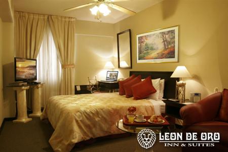 фото отеля Leon de Oro Inn & Suites