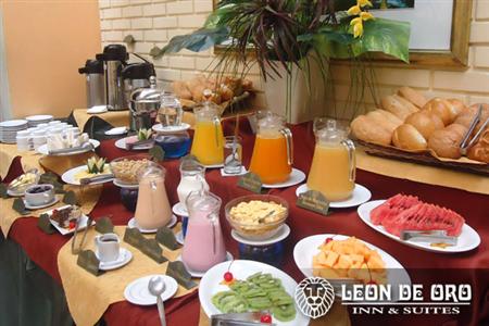 фото отеля Leon de Oro Inn & Suites
