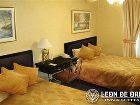 фото отеля Leon de Oro Inn & Suites