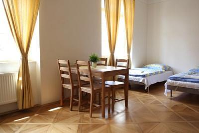фото отеля Little Town Budget Hotel