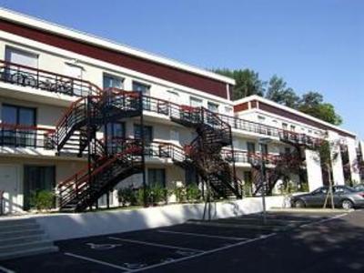 фото отеля Appart'City Louveciennes