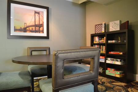 фото отеля Staybridge Suites Peoria Downtown