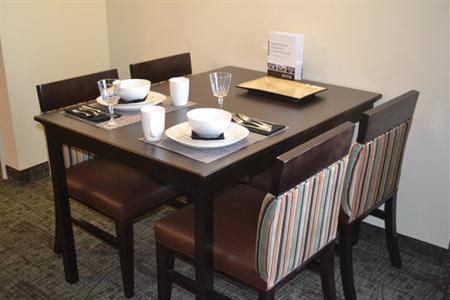 фото отеля Staybridge Suites Peoria Downtown