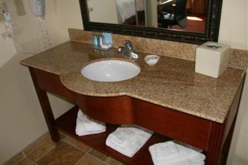 фото отеля Hampton Inn & Suites McComb