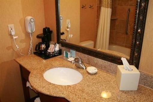 фото отеля Hampton Inn & Suites McComb
