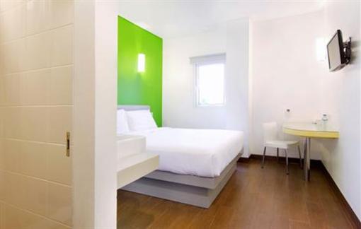 фото отеля Amaris Hotel Diponegoro - Jogja