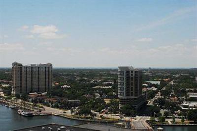 фото отеля Embassy Suites Tampa - Downtown Convention Center