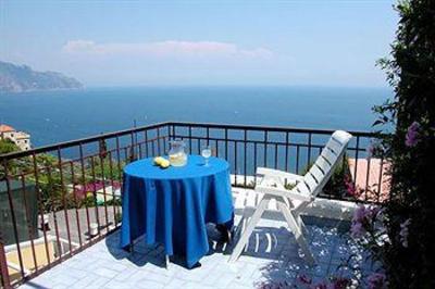 фото отеля Bed and Breakfast Al Pesce D'Oro Amalfi